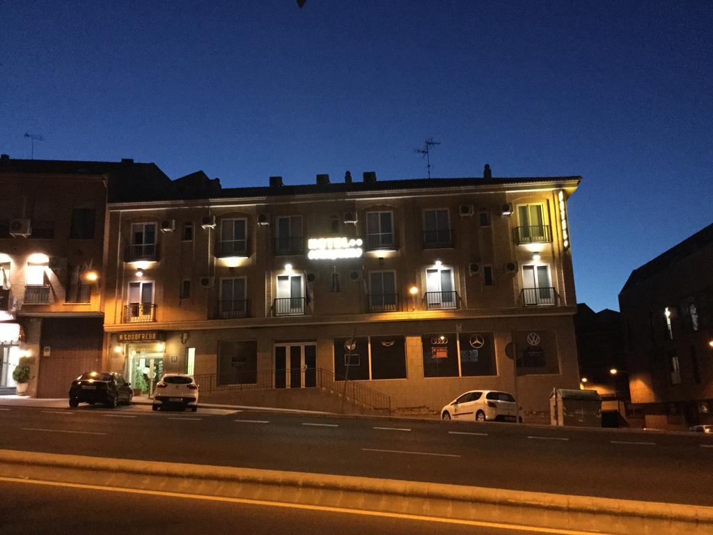 Hotel Godofredo Toledo Exteriör bild